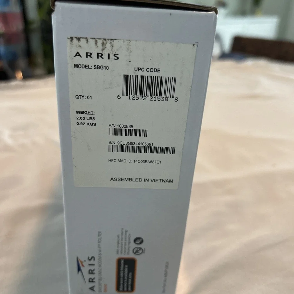 ARRIS Surfboard Docsis 3.0 Cable Modem And AC1600 Dual Band Wi-Fi Router - Picture 2 of 8